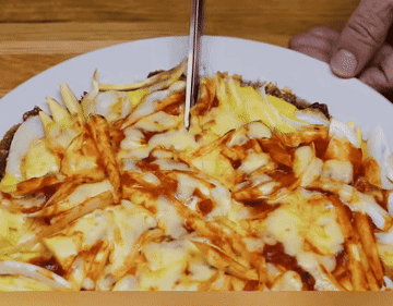 떡국떡에 계란물을 부으세요.2/2#새해떡국 #레시피 #koreanfood #요리 조리과정 7