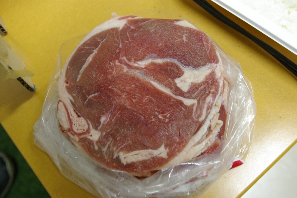정육점 사장님이 알려준 비법! 꽝꽝 언 냉동고기, 물 없이 10분 만에 해동하는 초간단 꿀팁!: 자취생 필수 조리 패턴