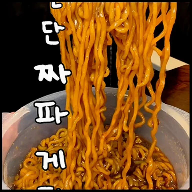 강레오도 깜짝 놀랐다는 그 짜파게티 비법! 😲 올리브유 넣고 전자레인지에 돌리면 윤기가 달라진다니, 저도 해봤더니 난리 났어요!