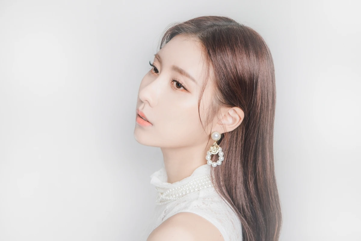스테파니의 음악적 분위기를 담은 이미지