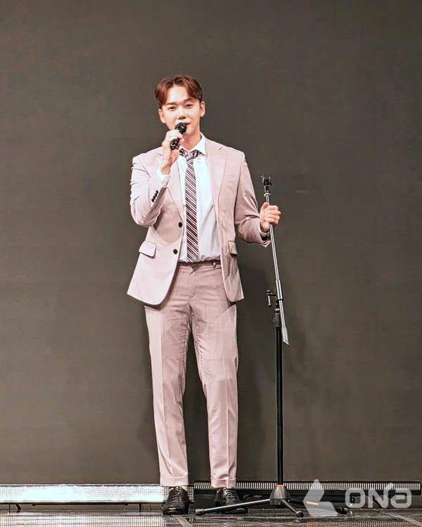 이대원의 가수 무대 이미지