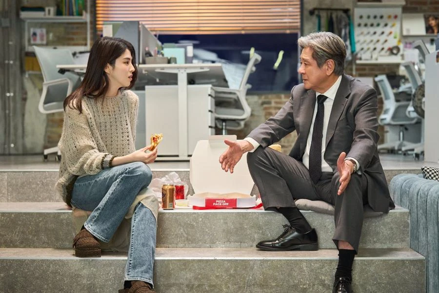 영화 인턴 최민식 한소희 케미 이미지