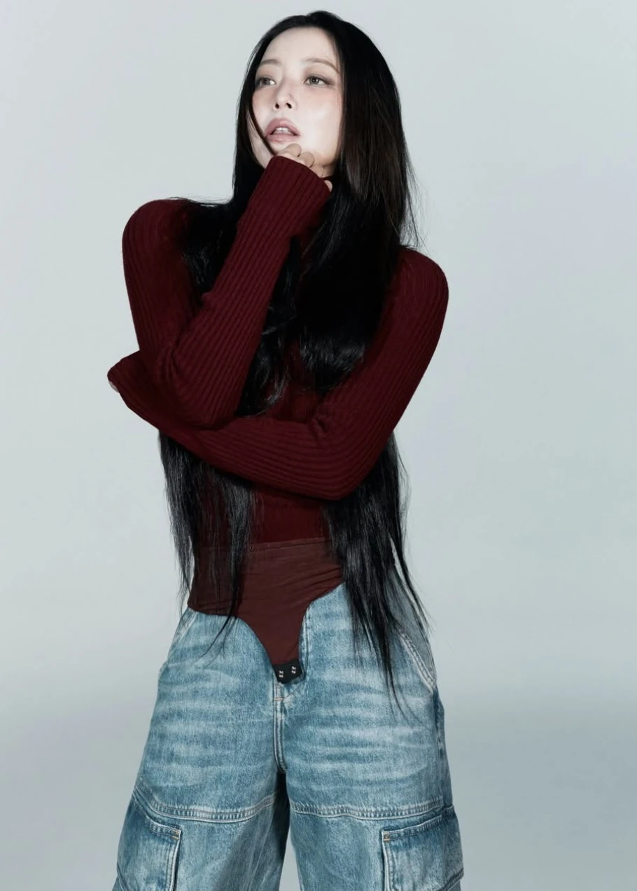 김희선의 세련된 뷰티 화보 이미지