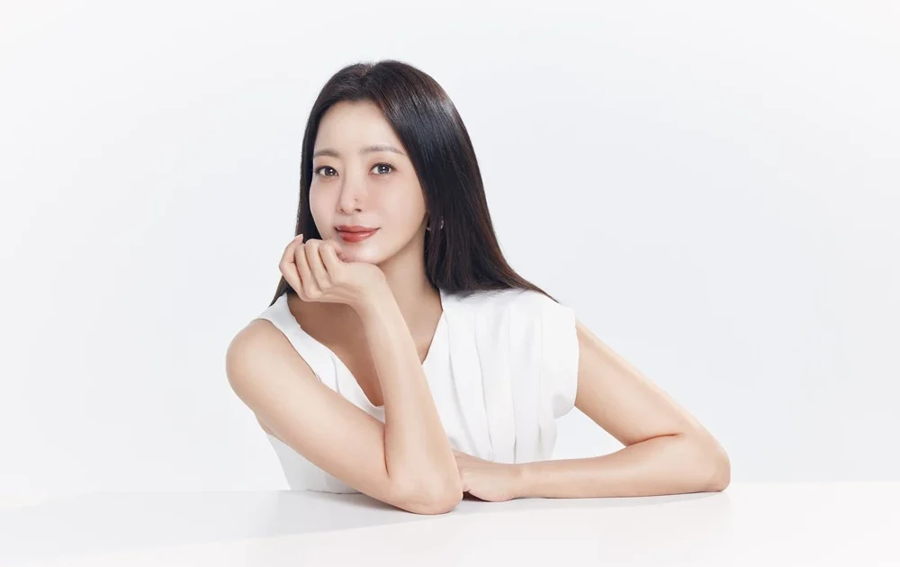 김희선 뉴트리코어 화장품 모델, 오래 쌓은 신뢰가 만드는 뷰티의 인상