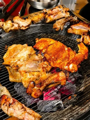 제주 숯불 닭갈비 조리 이미지