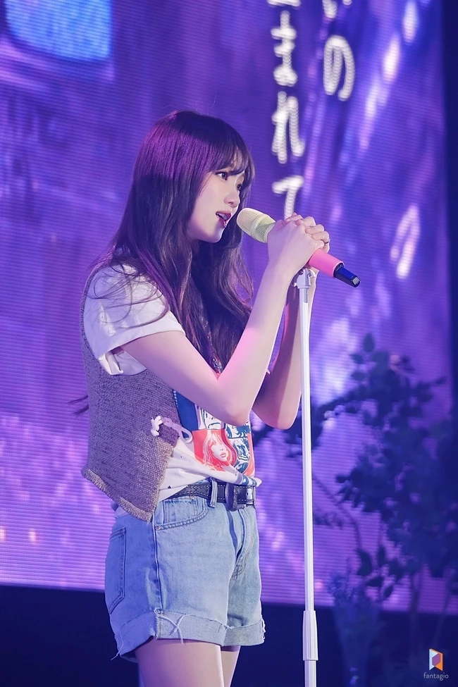 이성경 화보 이미지