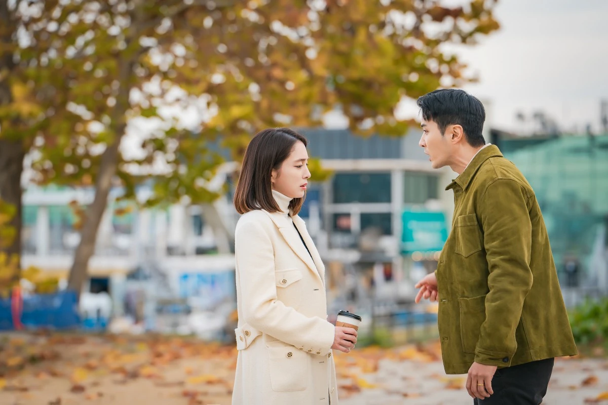 이민정 캐릭터 포스터 이미지