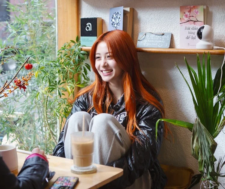 허윤진, 노래 속에 자기 생각을 남기는 창작자의 방식