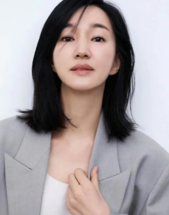 수애 무심코 올린 사진 화제, 나이 안먹는 수애 4년 공백에도 여전한 분위기