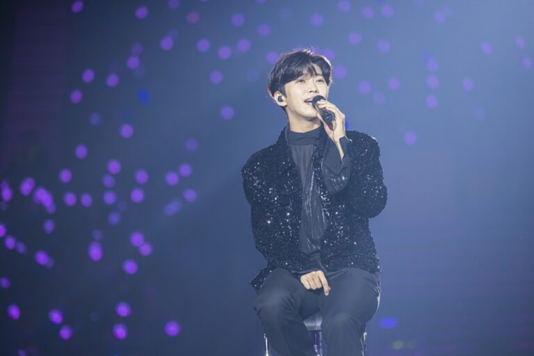 임영웅 첫 매거진 커버 화제, 노래하는 순간이 가장 즐겁다